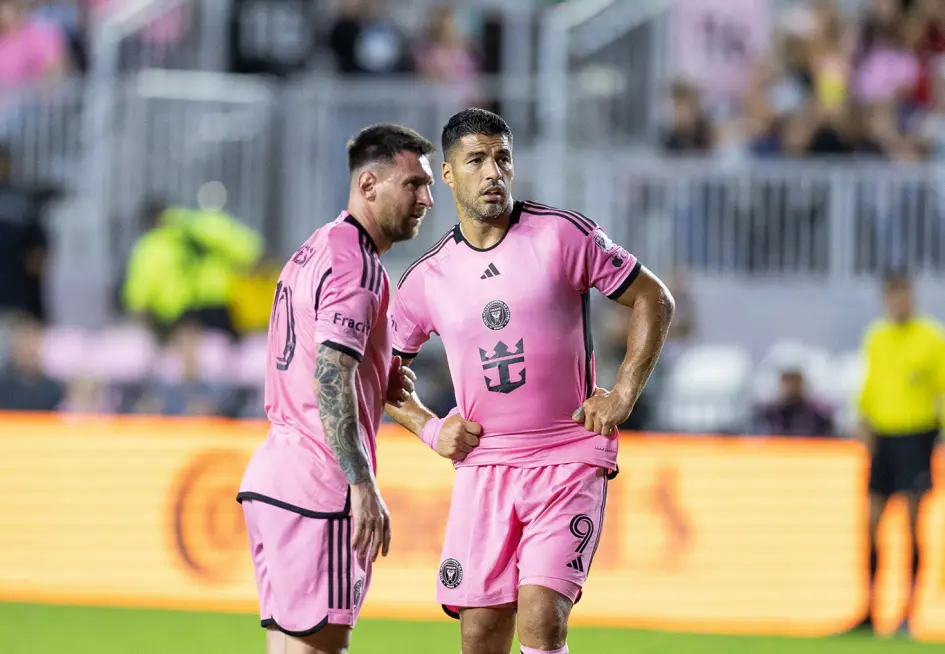 Luis Suárez y Lionel Messi gettyimages-2015654663 -  simon m bruty