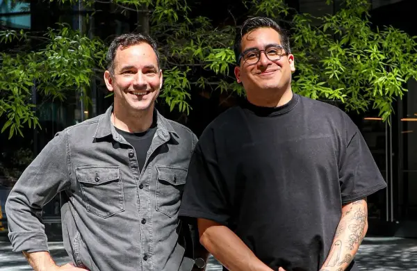 Este exejecutivo de Palantir construyó una red celular centrada en la privacidad por US$ 900 millones