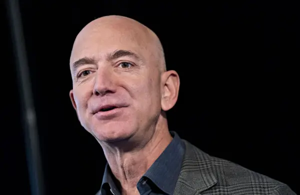 Jeff Bezos quiere invertir US$ 100 mil millones para automatizar el sector manufacturero