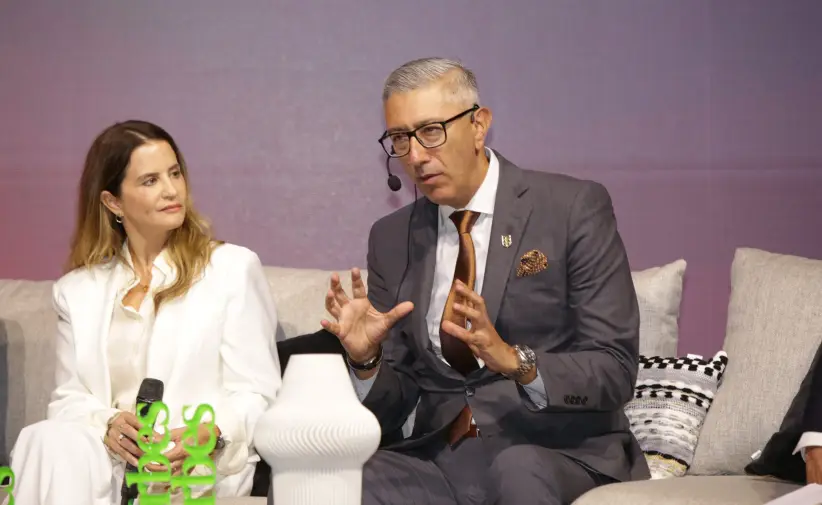 Summit Regeneración Quito - Ecuador