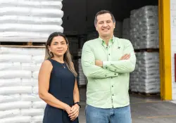 El holding ecuatoriano que transforma el plástico y la energía