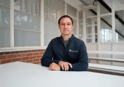 El criptomillonario que ahora apuesta US$ 1.000 millones para crear una IA basada en el cerebro humano