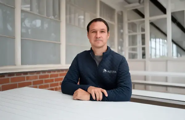 El criptomillonario que ahora apuesta US$ 1.000 millones para crear una IA basada en el cerebro humano