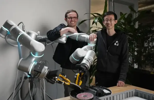 Generalist apuesta a que sus guantes de entrenamiento robótico marcarán el comienzo del momento ChatGPT en la robótica