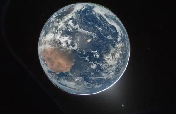 Astronautas comparten espectaculares imágenes de la Tierra en medio camino a la Luna