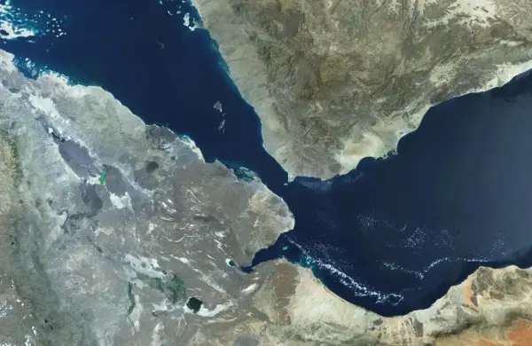 Irán amenaza con cerrar el estrecho de Bab al-Mandeb tras las amenazas de Trump