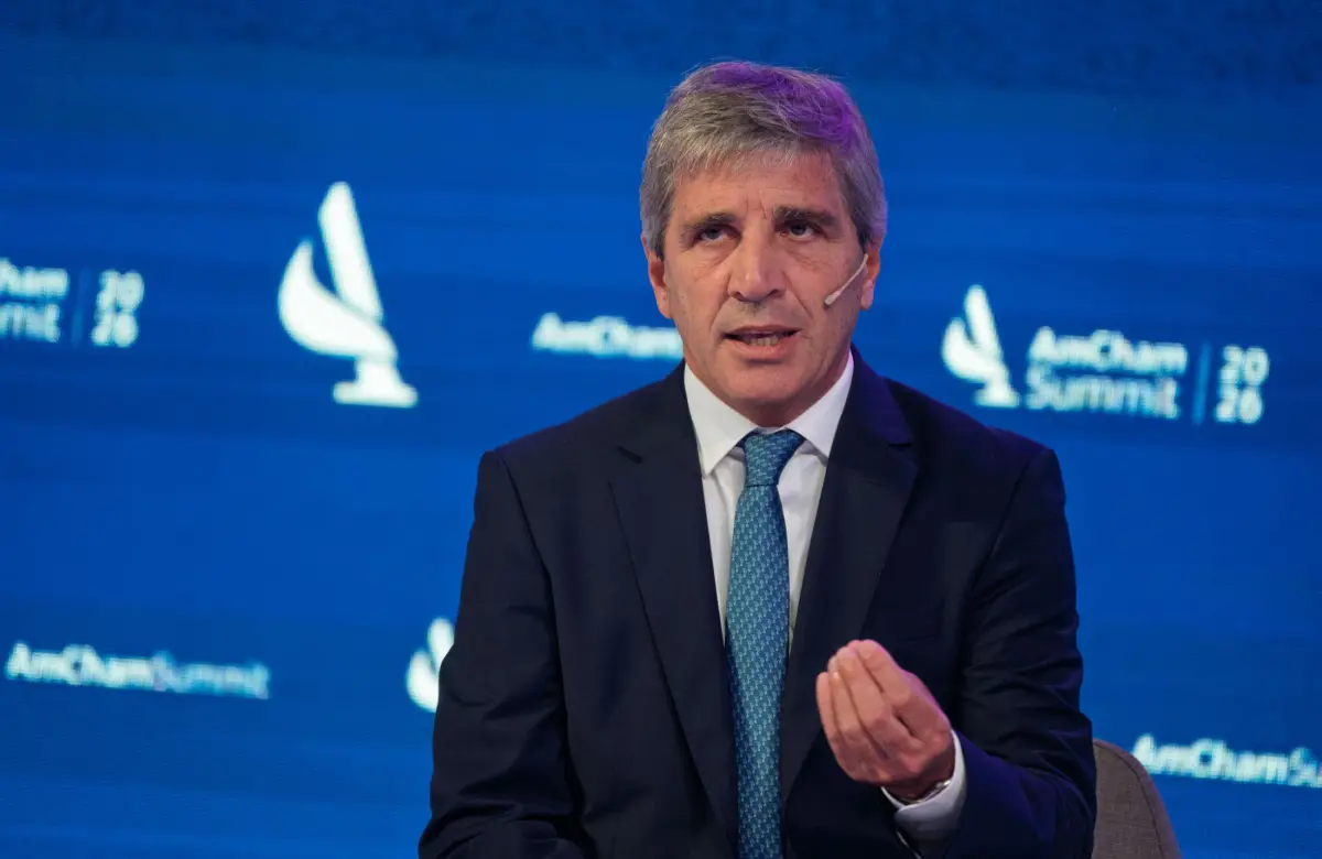 Por la fuerte caída del riesgo país tras la suba de la nota de S&P , Wall Street ve más cerca el retorno de Argentina al mercado 