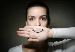 Cómo la incertidumbre en el trabajo alimenta el síndrome del impostor