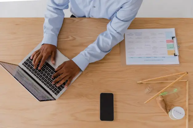 Fotos de stock gratuitas de accesorios de escritorio, administración de tareas, ambiente profesional