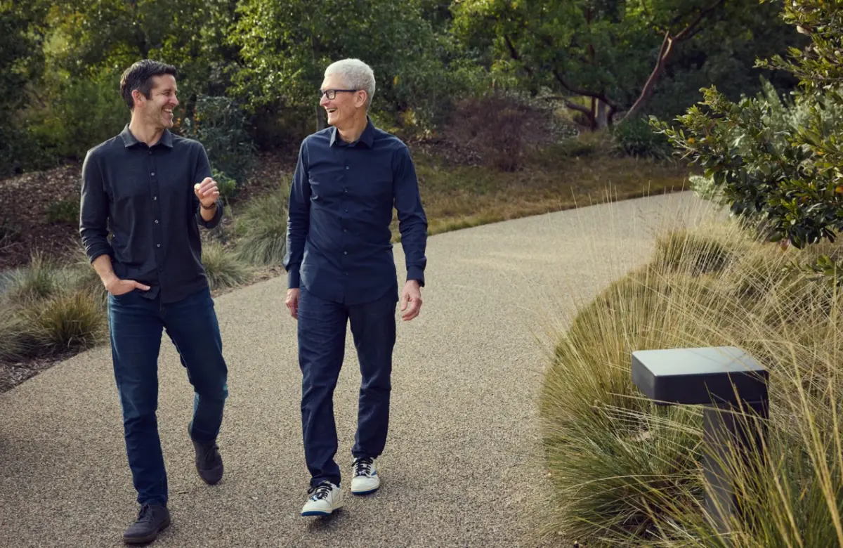 Tim Cook se convertirá en presidente ejecutivo de Apple y John Ternus será el nuevo CEO