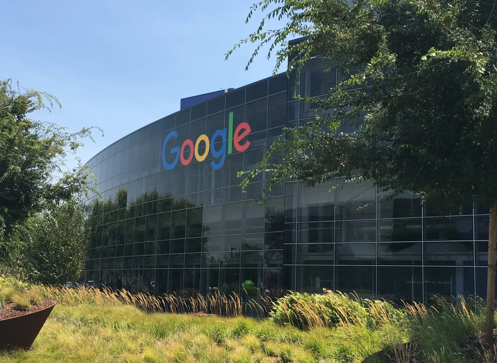 Google - SE PUEDE USAR - (Foto: ¡El panqueque del cielo!, CC BY-SA 4.0 <https://creativecommons.org/licenses/by-sa/4.0>, via Wikimedia Commons)