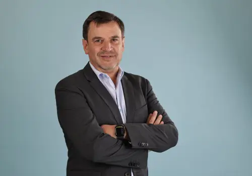 ‘A hackear el sistema educativo’