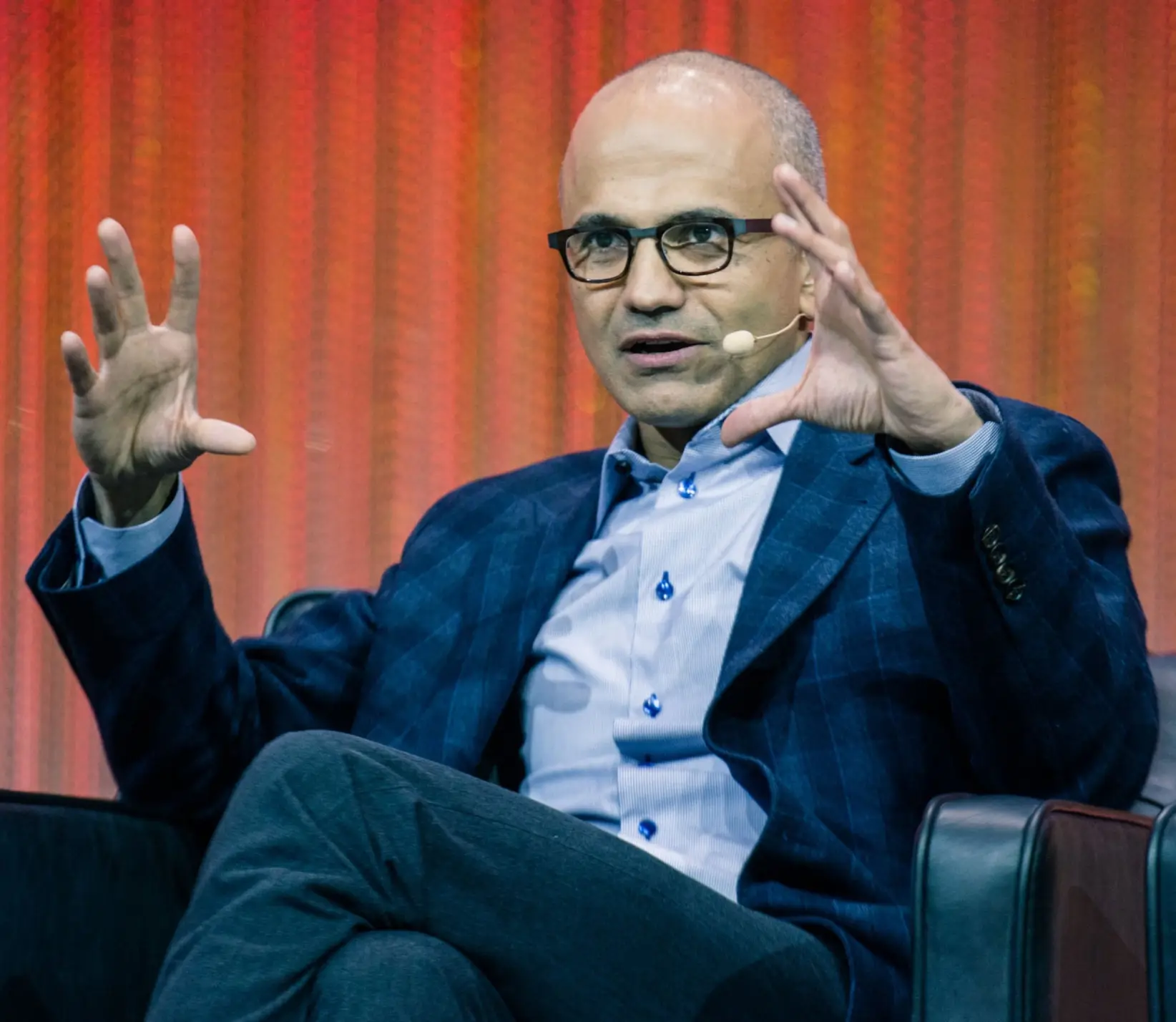 SE PUEDE USAR/Satya Nadella (Foto: OFFICIAL LEWEB PHOTOS, CC BY 2.0 <https://creativecommons.org/licenses/by/2.0>, via Wikimedia Commons).