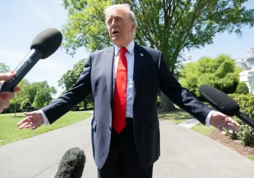 Trump anuncia nuevos aranceles del 25% sobre autos y camiones europeos: ¿quiénes serán los más afectados?
