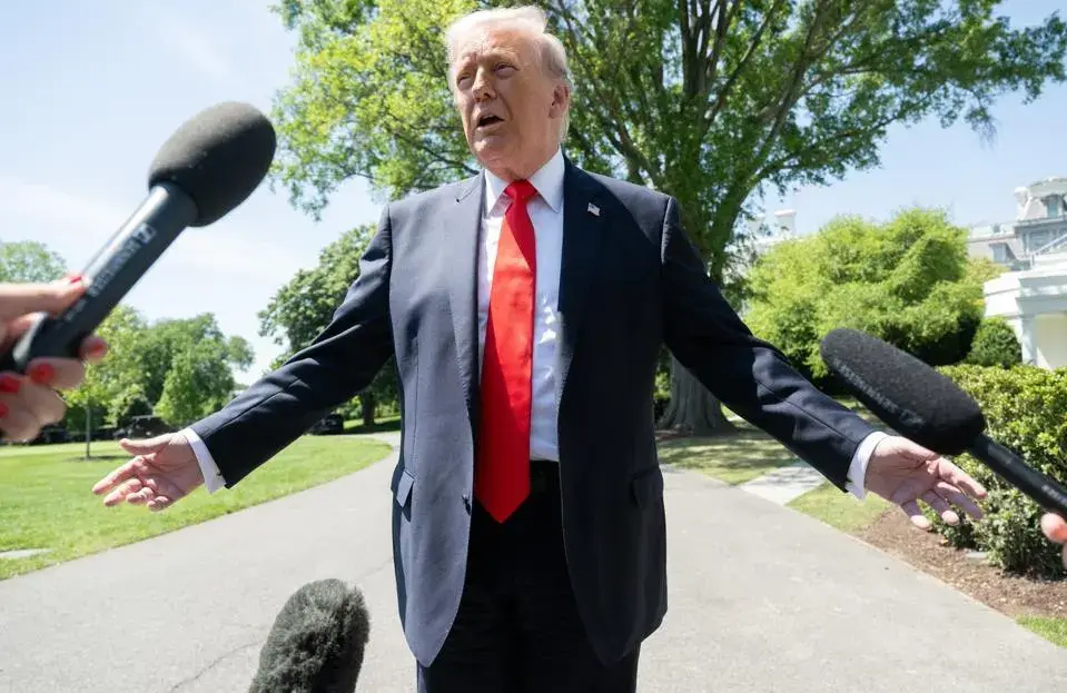Trump anuncia nuevos aranceles del 25% sobre autos y camiones europeos: ¿quiénes serán los más afectados?
