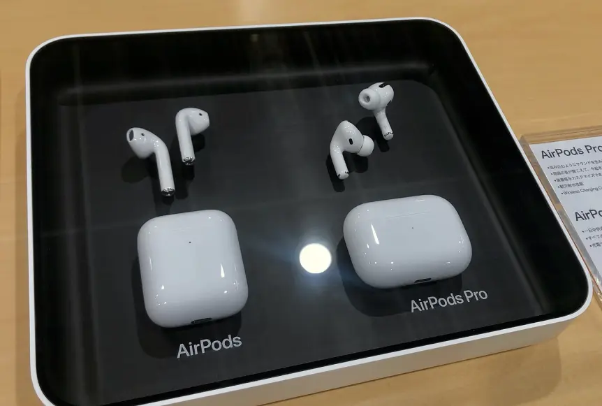 AirPods (SE PUEDE USAR) Crédito: Wikimedia Commons

