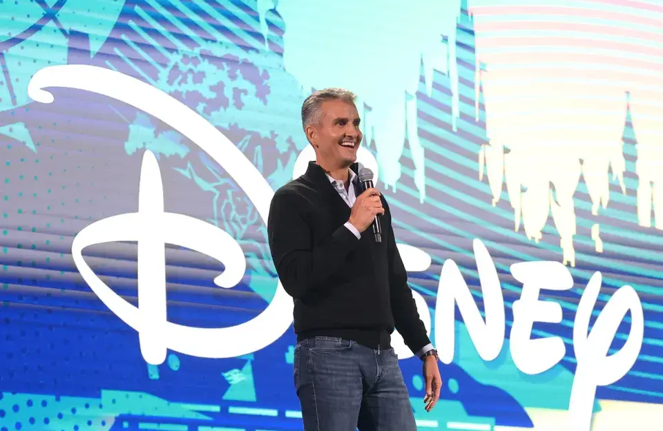 El nuevo CEO de Disney arranca con recortes y el desafío de reconstruir reputación