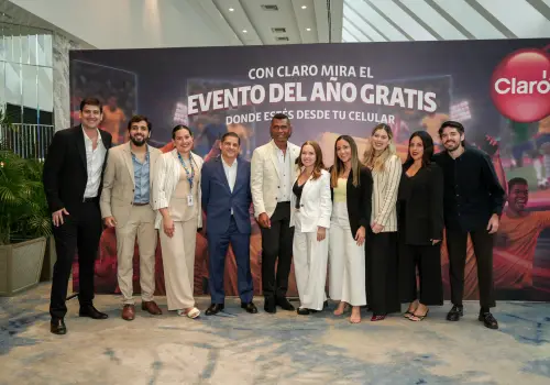 Claro lanza acceso gratuito al Mundial 2026 y kits de teléfonos edición Enner Valencia