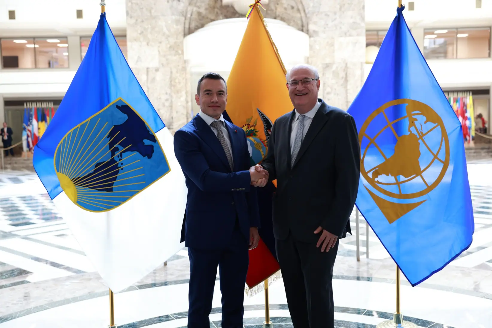 Daniel Noboa se reunió con el presidente del Banco Interamericano de Desarrollo (BID)