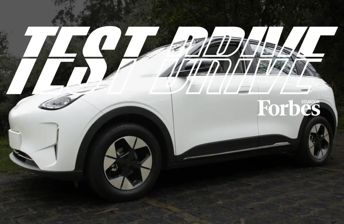 A bordo del Geely EX2