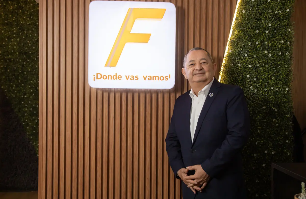 Treinta años de mover al Ecuador: Fastline y su apuesta por la movilidad eléctrica