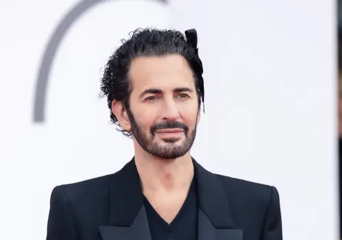 LVMH ajusta su cartera de lujo: vendió Marc Jacobs por US$ 850 millones