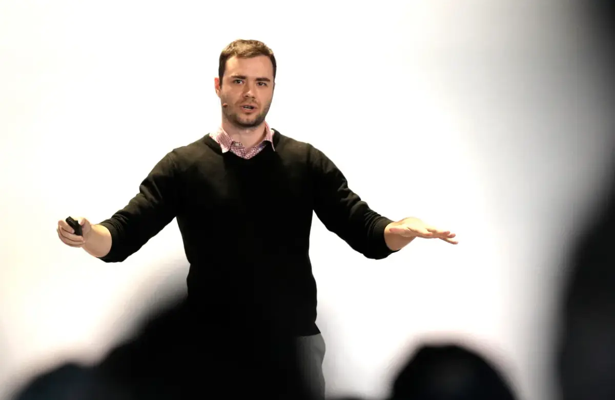 Pase del año: cofundador de OpenAI y ex líder de IA de Tesla se suma a Anthropic 