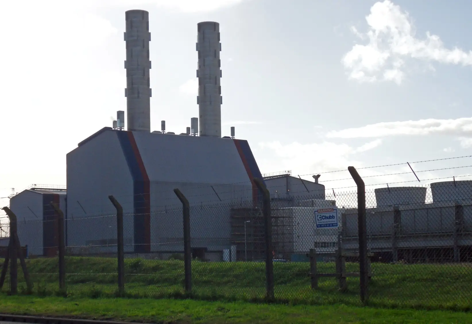 SE PUEDE USAR/Power Base  (Foto: Power Base by&nbsp;J Scott, CC BY-SA 2.0 <https://creativecommons.org/licenses/by-sa/2.0>, via Wikimedia Commons).