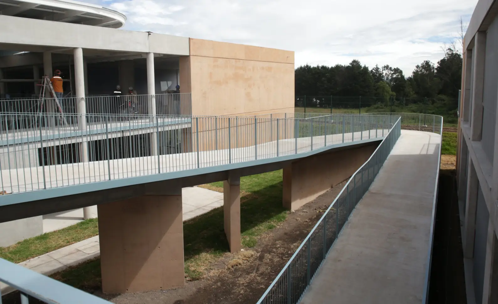 Felipe Palacios Architekten en el colegio Americano 