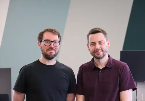 Así funciona la startup que usa un ejército de 15.000 hackers para poner a prueba a GPT-5, Claude y Gemini