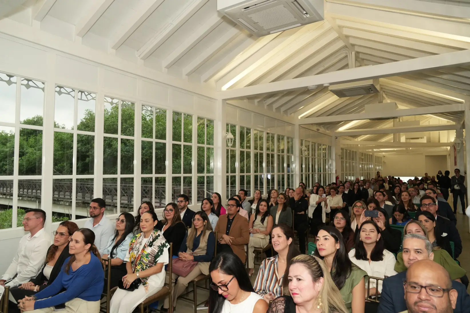 El público que llegó al Hotel del Parque para el Summit Top Workplaces.