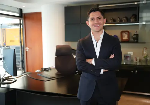 Nicolás Saud transforma millones de datos para una de las farmacéuticas más grandes del mundo