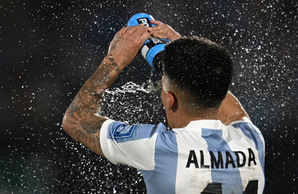 ¿Qué hay detrás de las pausas obligatorias para hidratación en la Copa del Mundo?