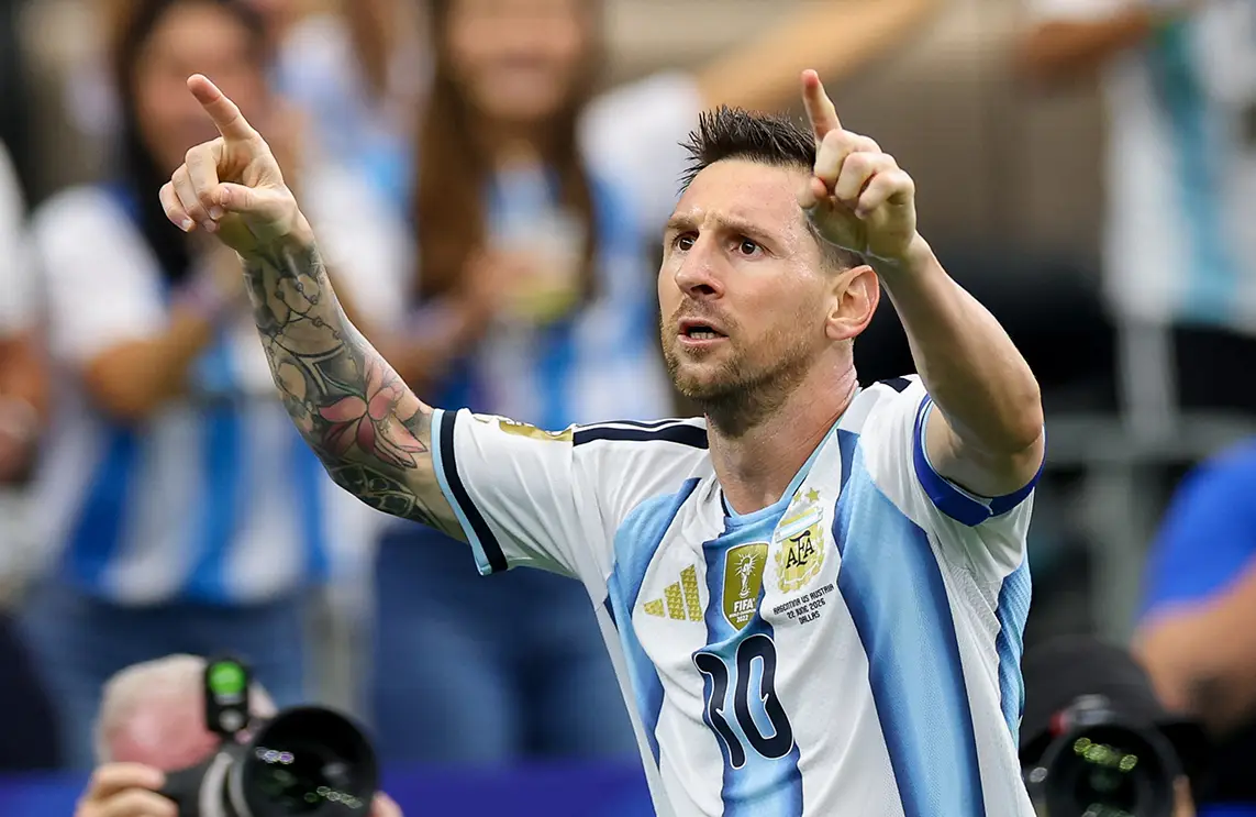 Lionel Messi, máximo goleador de la historia de los mundiales y la ingeniería del mito. ¿Cómo está escribiendo su propio manual de liderazgo de elite?
