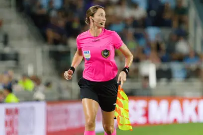 Kathryn Nesbitt - Árbitra Mundial 2026