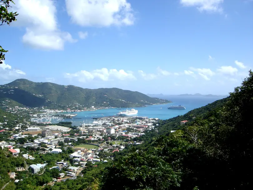 SE PUEDE USAR/ Road Town está en Tórtola, la isla más grande de las Islas Vírgenes Británicas. Foto: Henry aw, CC BY-SA 3.0 <http://creativecommons.o