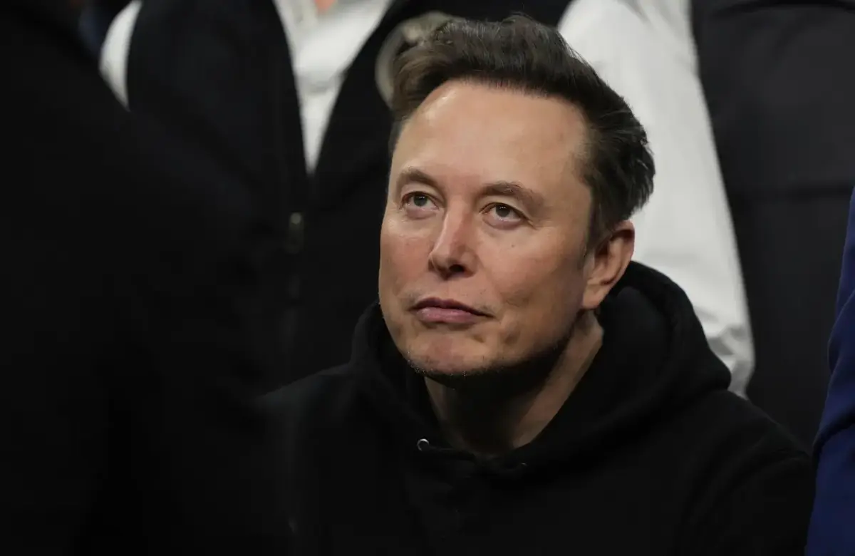 Elon Musk afirma que SpaceX enviará a miles de personas a la Luna y a Marte en los próximos 10 años