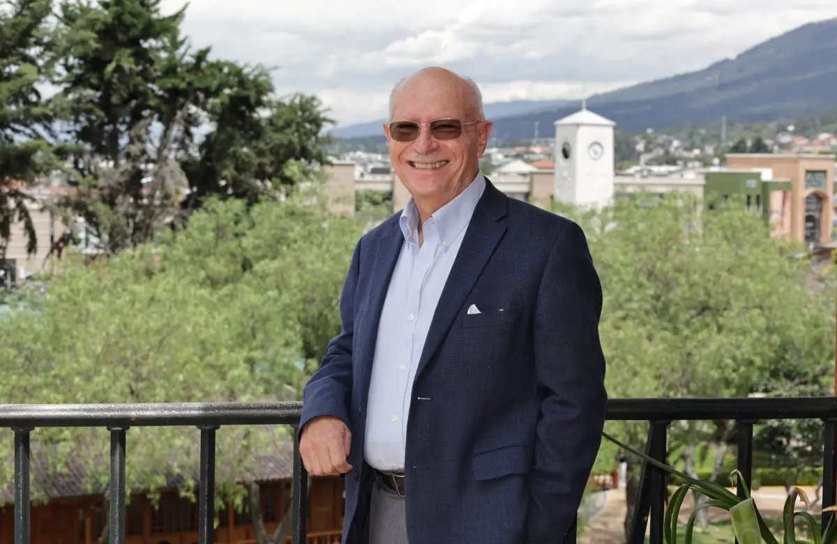 Carlos Montúfar: el optimista que insiste en aprender a observar