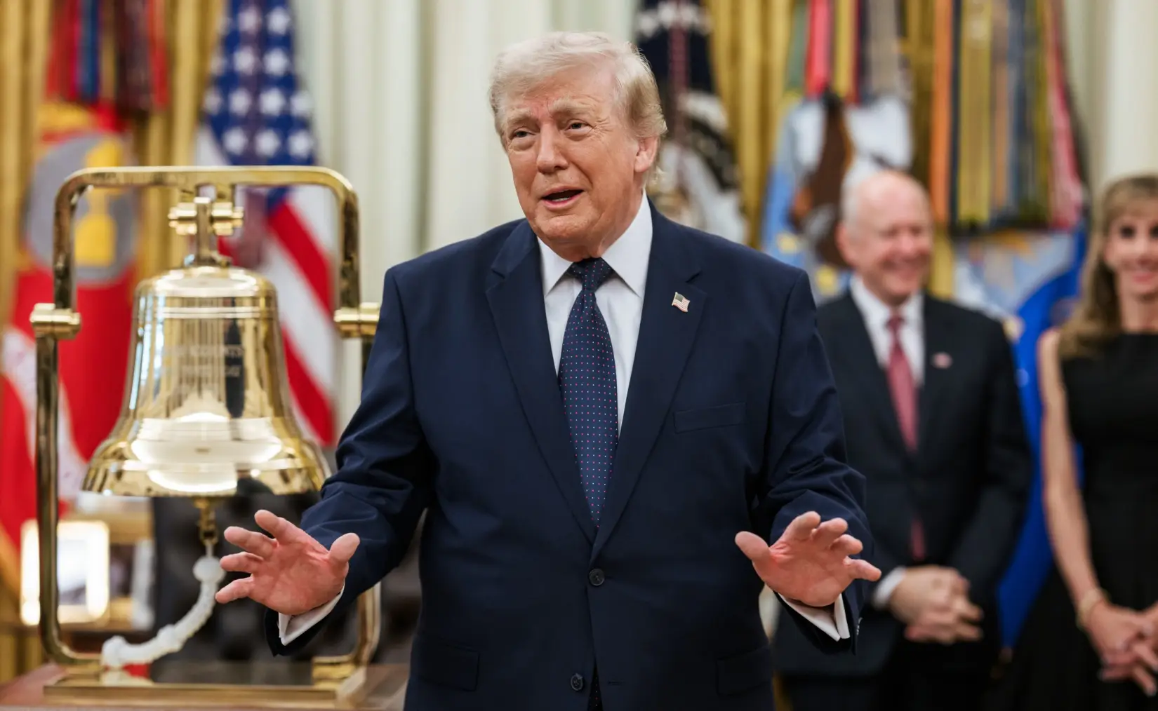 Trump realizó más de 1.000 transacciones bursátiles en junio, entre ellas la compra de acciones de SpaceX