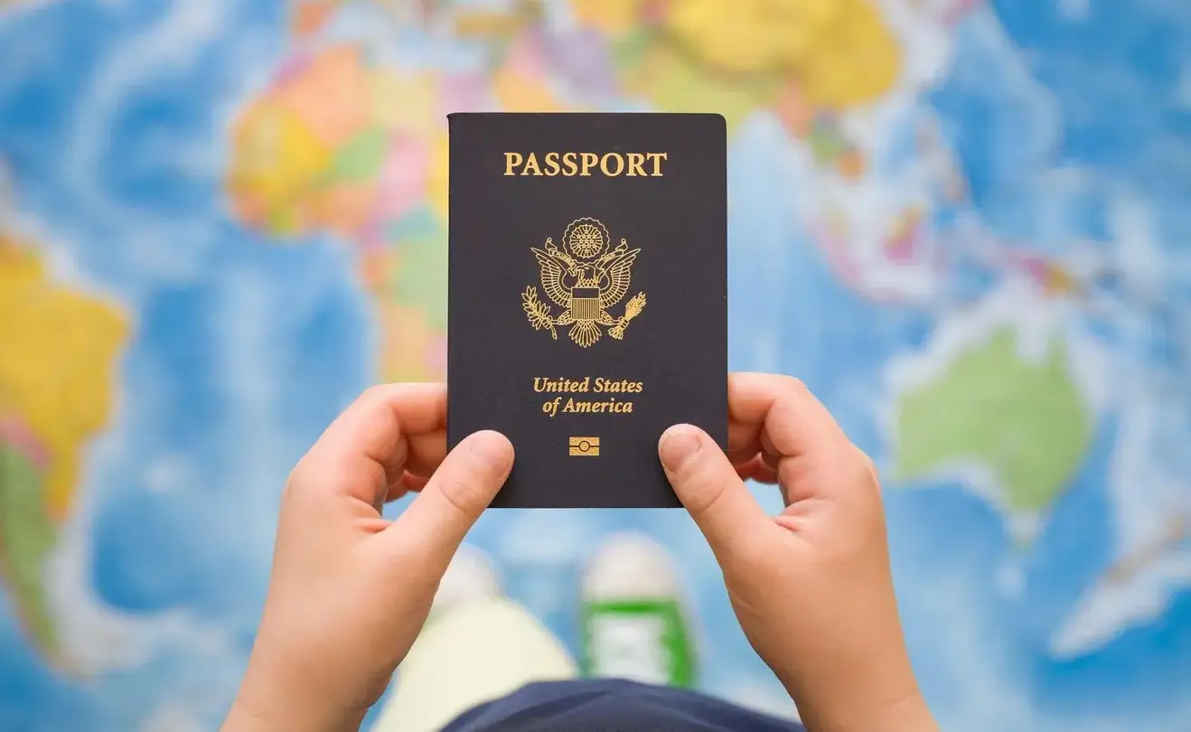 El nuevo ranking de la movilidad global: Singapur tiene el pasaporte más poderoso del mundo y el de Estados Unidos sigue cayendo 