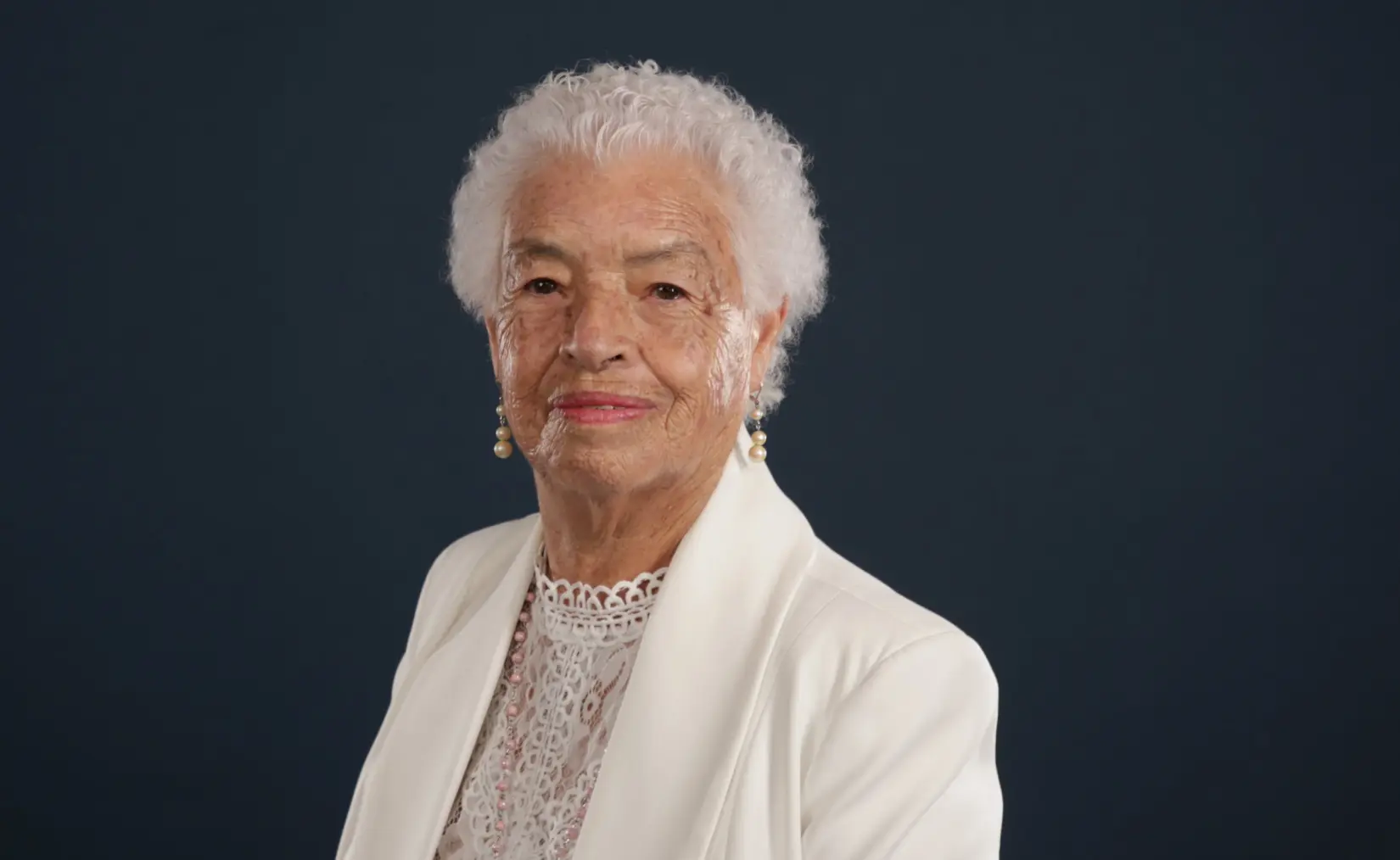 La "doctorita de 85 años" que transformó un garaje en un laboratorio de US$1,8 millones