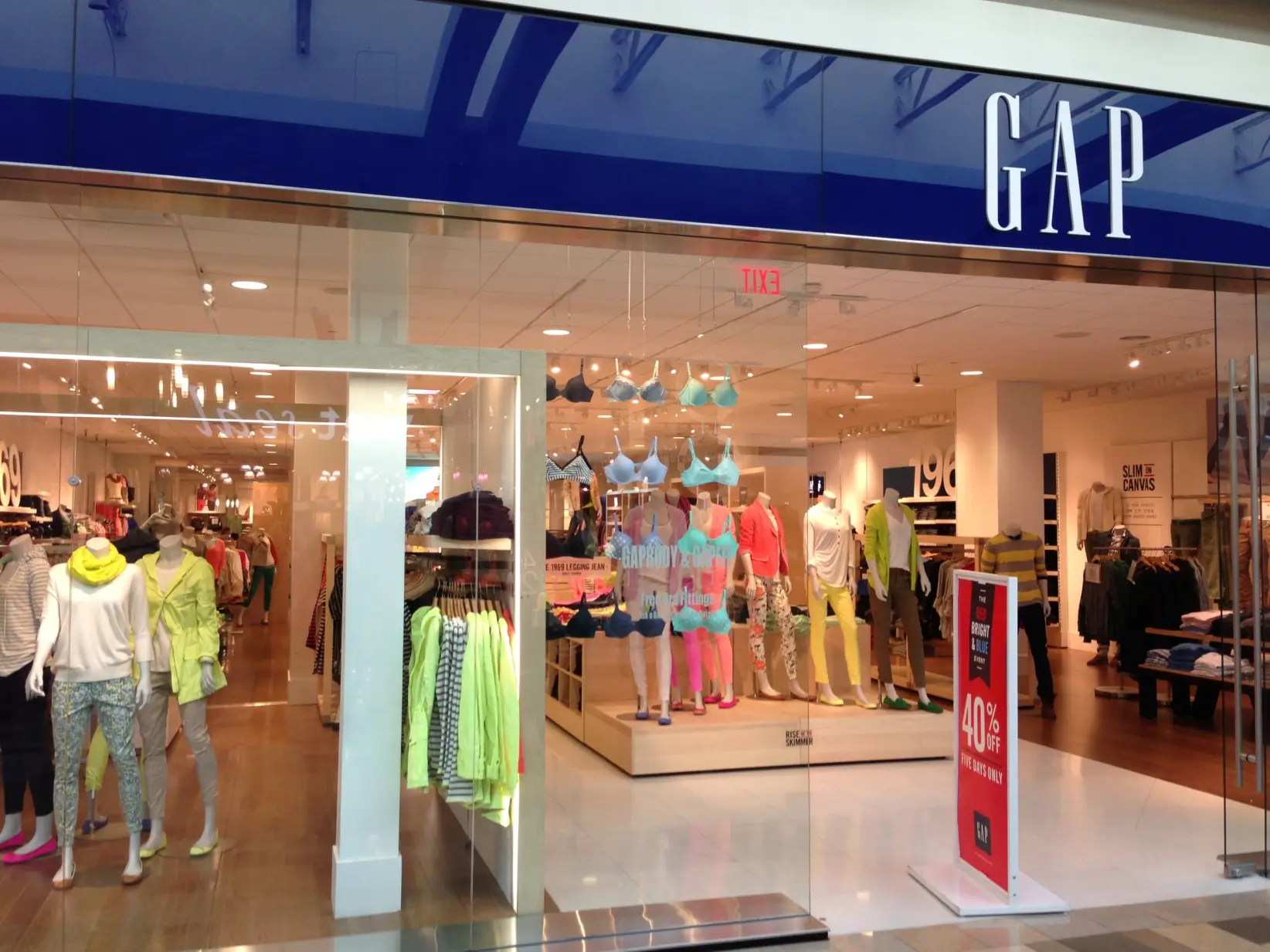 SE PUEDE USAR/GAP Store Foto: Andybis123, CC BY-SA 3.0, via Wikimedia Commons.