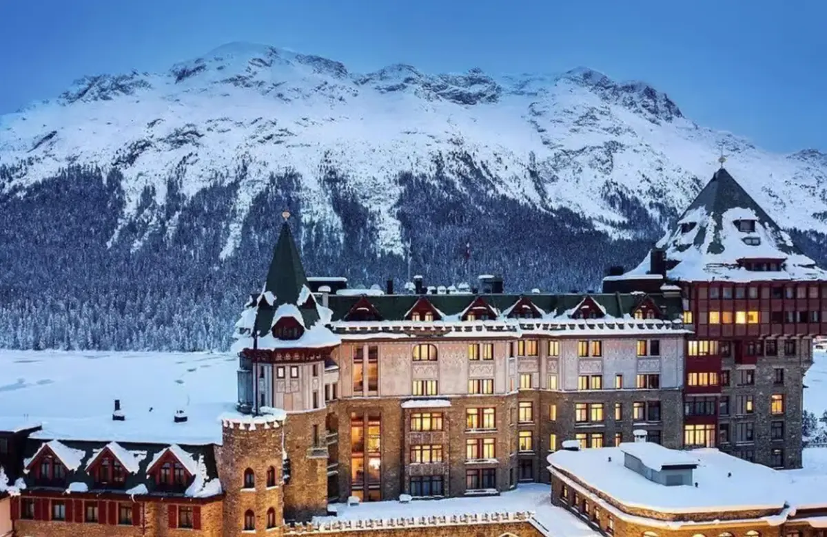 Un palacio en los Alpes fue elegido como el mejor hotel del mundo