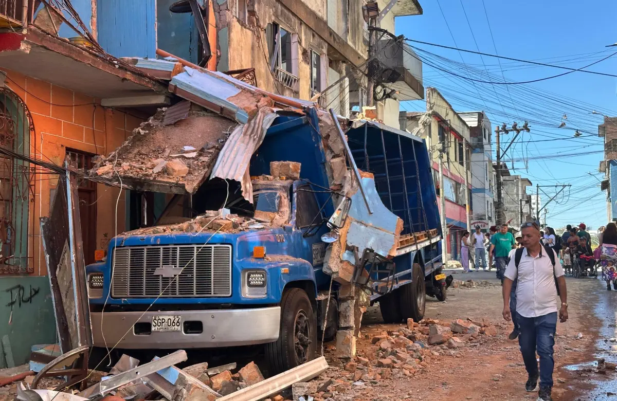 Terremoto en Colombia: 111 muertos, una amplia región paralizada y dramáticos videos 