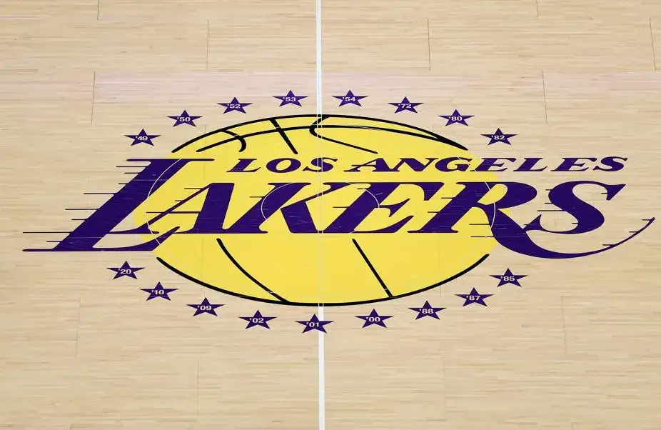 ¿Quiénes son los empresarios que compraron Los Angeles Lakers por US$ 12.500 millones?