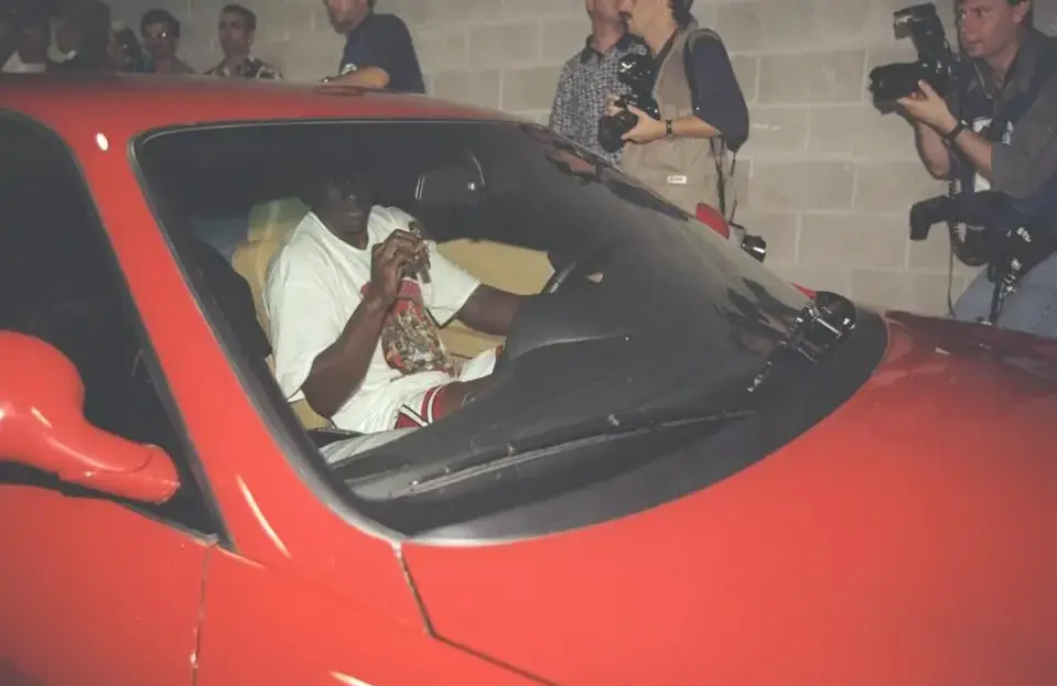 Apareció la Ferrari que Michael Jordan manejó la noche en la que ganó su quinto anillo con los Bulls
