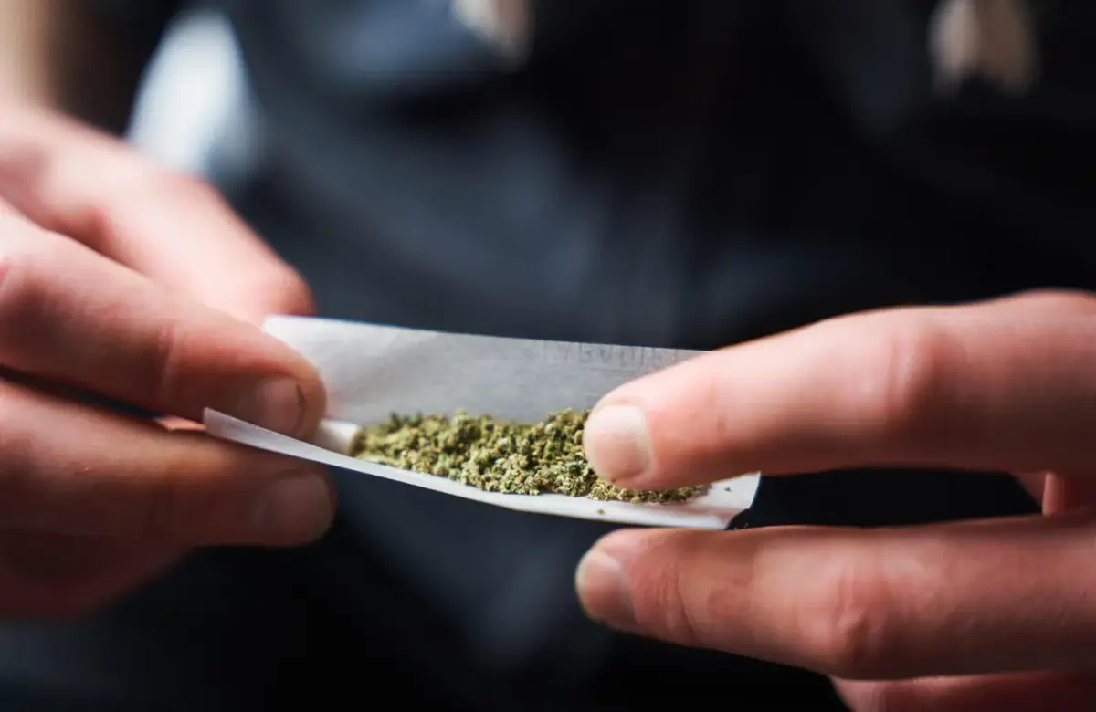 El cannabis supera al consumo de cigarrillos en la última encuesta sobre hábitos en EE. UU.