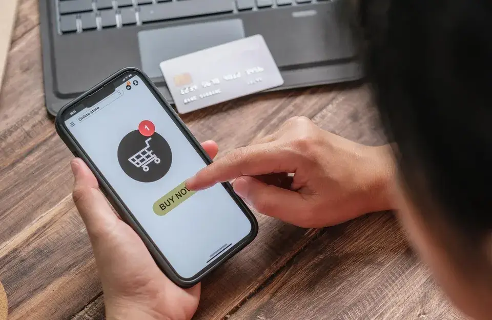 ¿Confiarías tus compras a una IA? Un estudio revela por qué sus recomendaciones son impredecibles