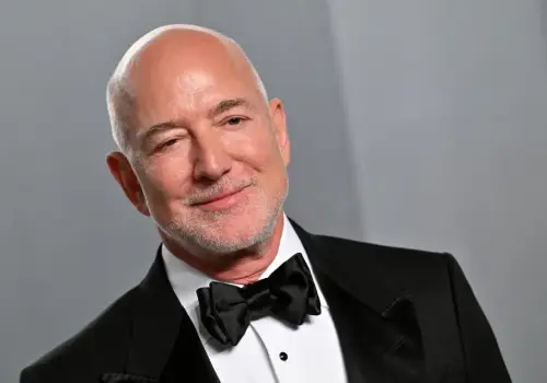 Jeff Bezos, Rihanna y otros multimillonarios deberán cancelar impuestos impagos por sus jets privados