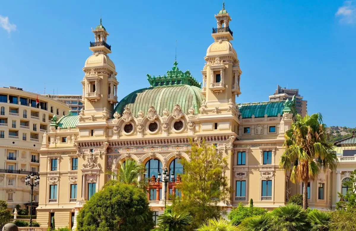 Los secretos de Mónaco, el paraíso europeo de los millonarios que esconde mucho más que casinos y autos de lujo